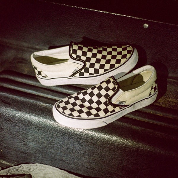 Black vans with checkerboard laces best sale