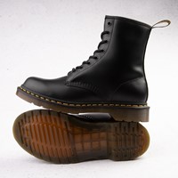 Flat black sales doc martens