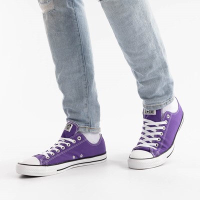 Low top purple on sale converse