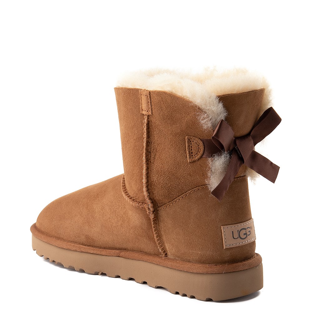 low uggs with bow