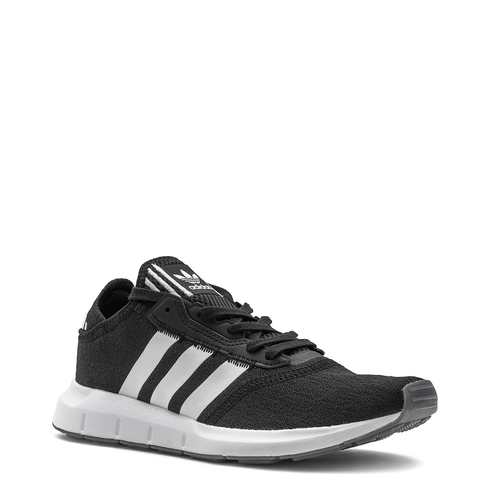 adidas women's swift run white black carbon