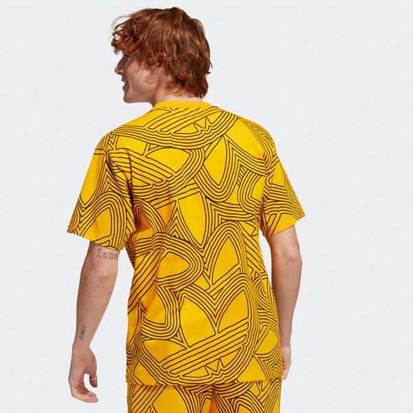 alternate view T-shirt adidas Athletic Club à imprimé intégral pour hommes - Jaune doréALT4