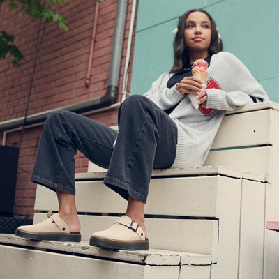 Vue alternative de Mule Dr. Martens Carlson - Sable