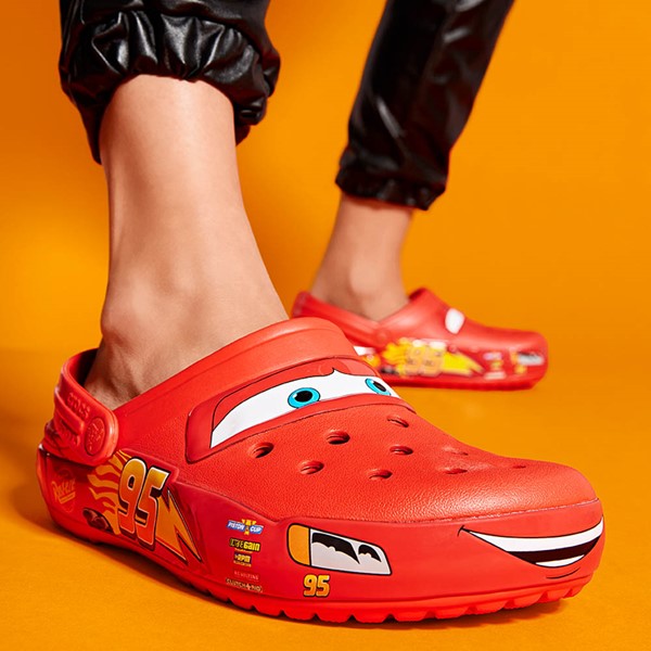 alternate view Disney and Pixar Cars Crocs Classic Lightning McQueen Clog - RedALT1C