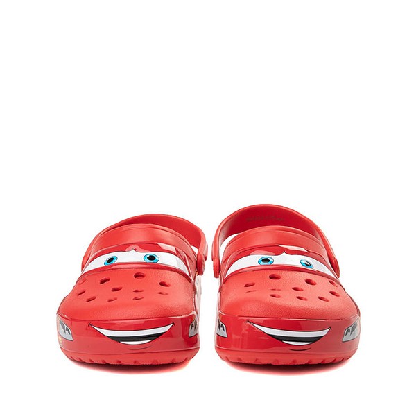 alternate view Disney and Pixar Cars Crocs Classic Lightning McQueen Clog - Little Kid - RedALT2C