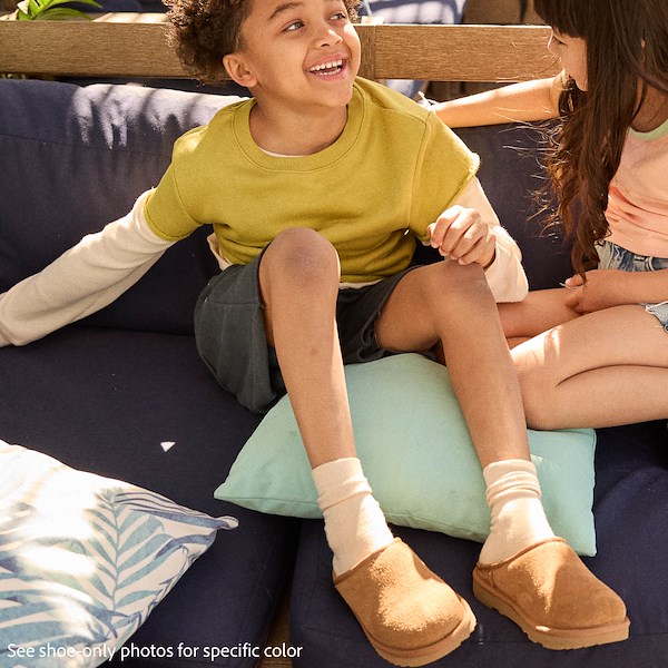 alternate view UGG® Classic Slip-On Slipper - Little Kid / Big Kid - ChestnutALT1B