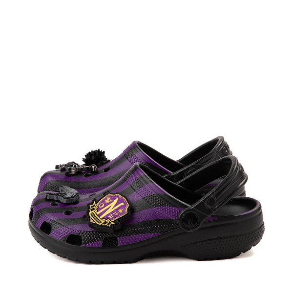 alternate view Sabot classique Mercredi x Crocs Nevermore Academy - Noir / MulticoloreALT1