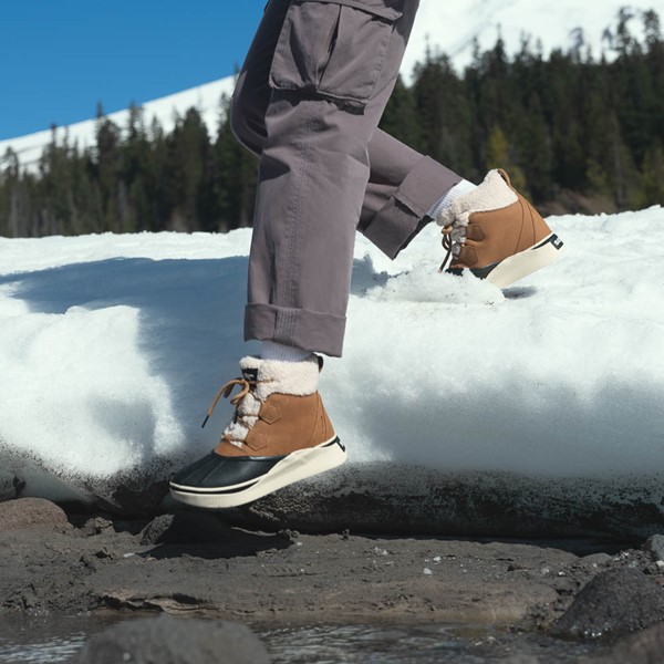 Womens Sorel Out N About IV Chillz Boot Taffy Black JourneysCanada