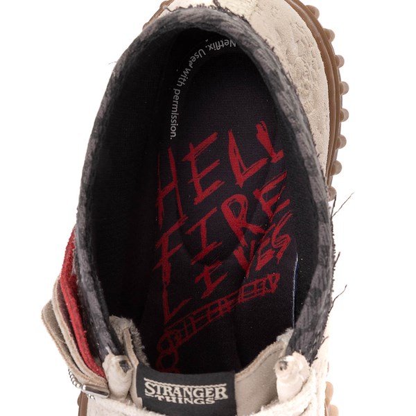 alternate view Botte Chukka Torhill Hi Clarks x Stranger Things Pour Hommes - Blanc CasséALT2B