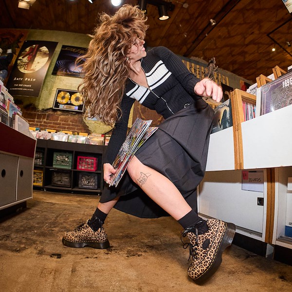 Womens Dr. Martens Buzz 5-Eye Platform Casual Shoe - Leopard