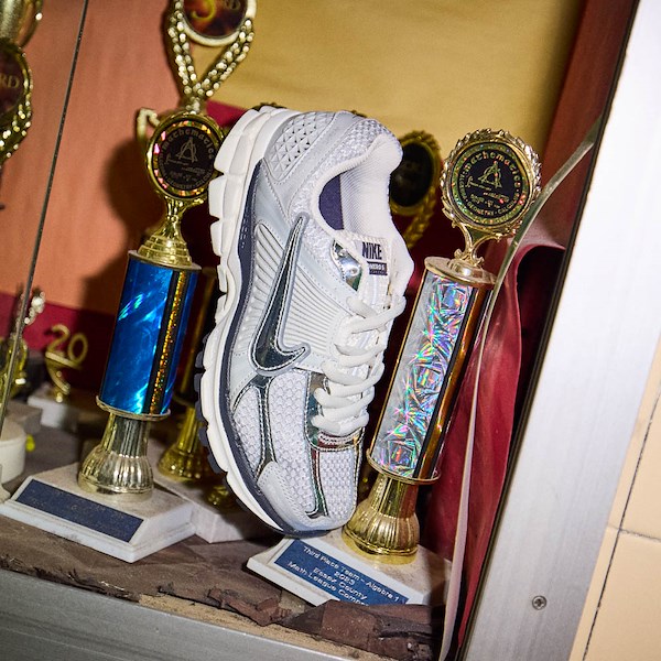 alternate view Womens Nike Zoom Vomero 5 Athletic Shoe - Photon Dust / Chrome / Gridiron / SailHERO