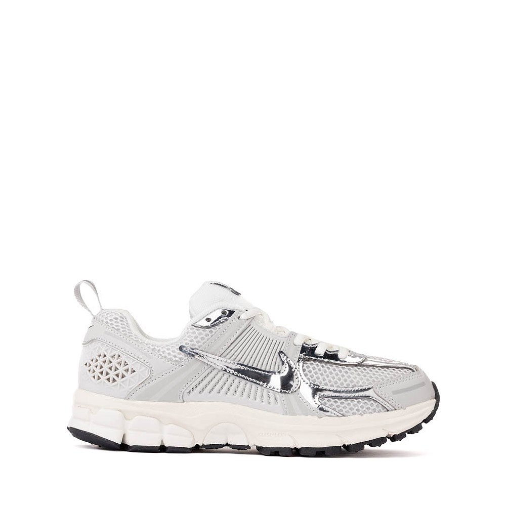 Nike Vomero 5 Athletic Shoe - Big Kid - Photon Dust / Chrome / Gridiron / Sail