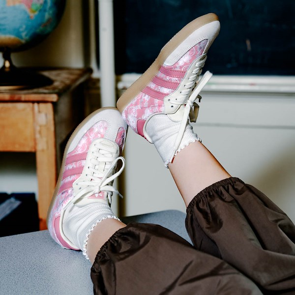 alternate view Womens adidas Samba OG Athletic Shoe - Off White / Wonder Mauve / Cloud WhiteALT1C